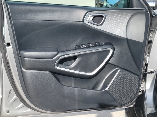 Certified 2025 Kia Soul LX w/ LX Technology Package FWD image 10