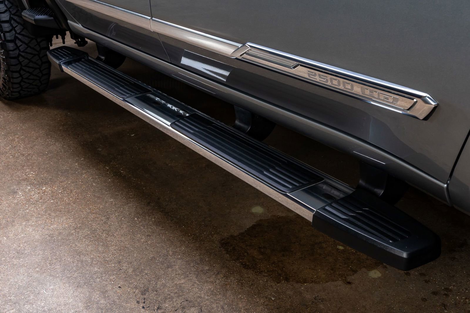 Used 2024 Chevrolet Silverado 2500 High Country w/ High Country Premium Package AWD/4WD image 14