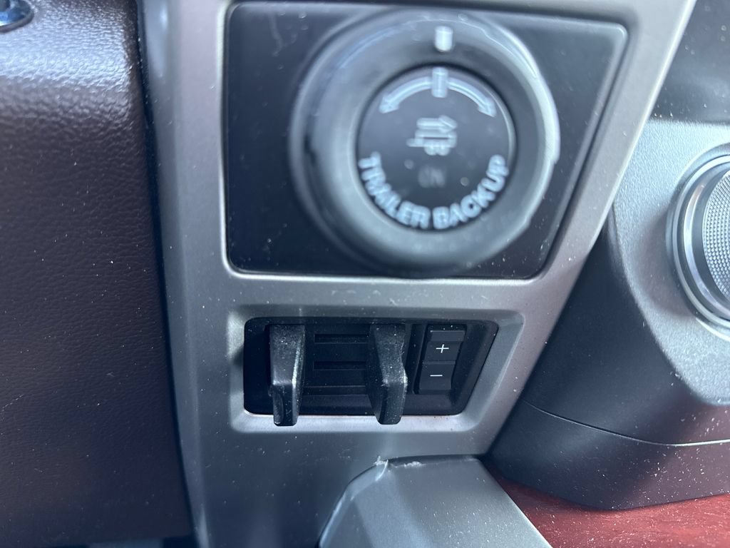 Used 2019 Ford F150 King Ranch w/ Equipment Group 601A Luxury AWD/4WD image 23