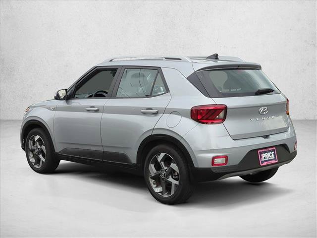 Used 2022 Hyundai Venue SEL FWD image 8