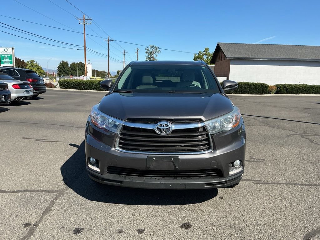 Used 2016 Toyota Highlander Limited AWD/4WD image 2