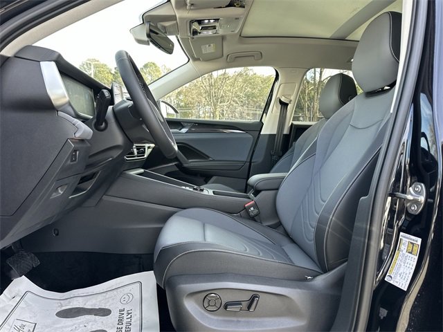 New 2026 Volkswagen Tiguan SE image 12