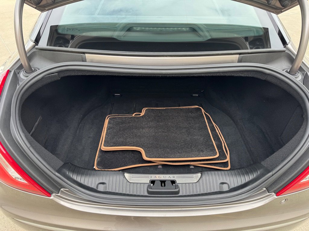 Used 2011 Jaguar XJ L image 26