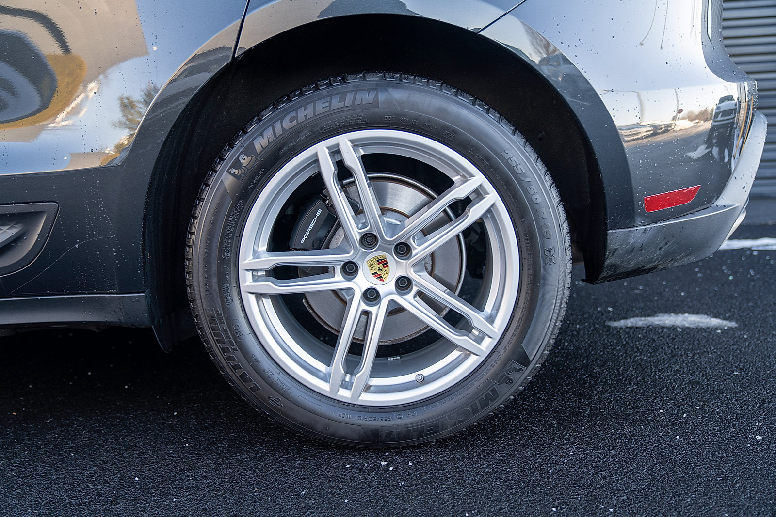 Certified 2025 Porsche Macan AWD/4WD image 23
