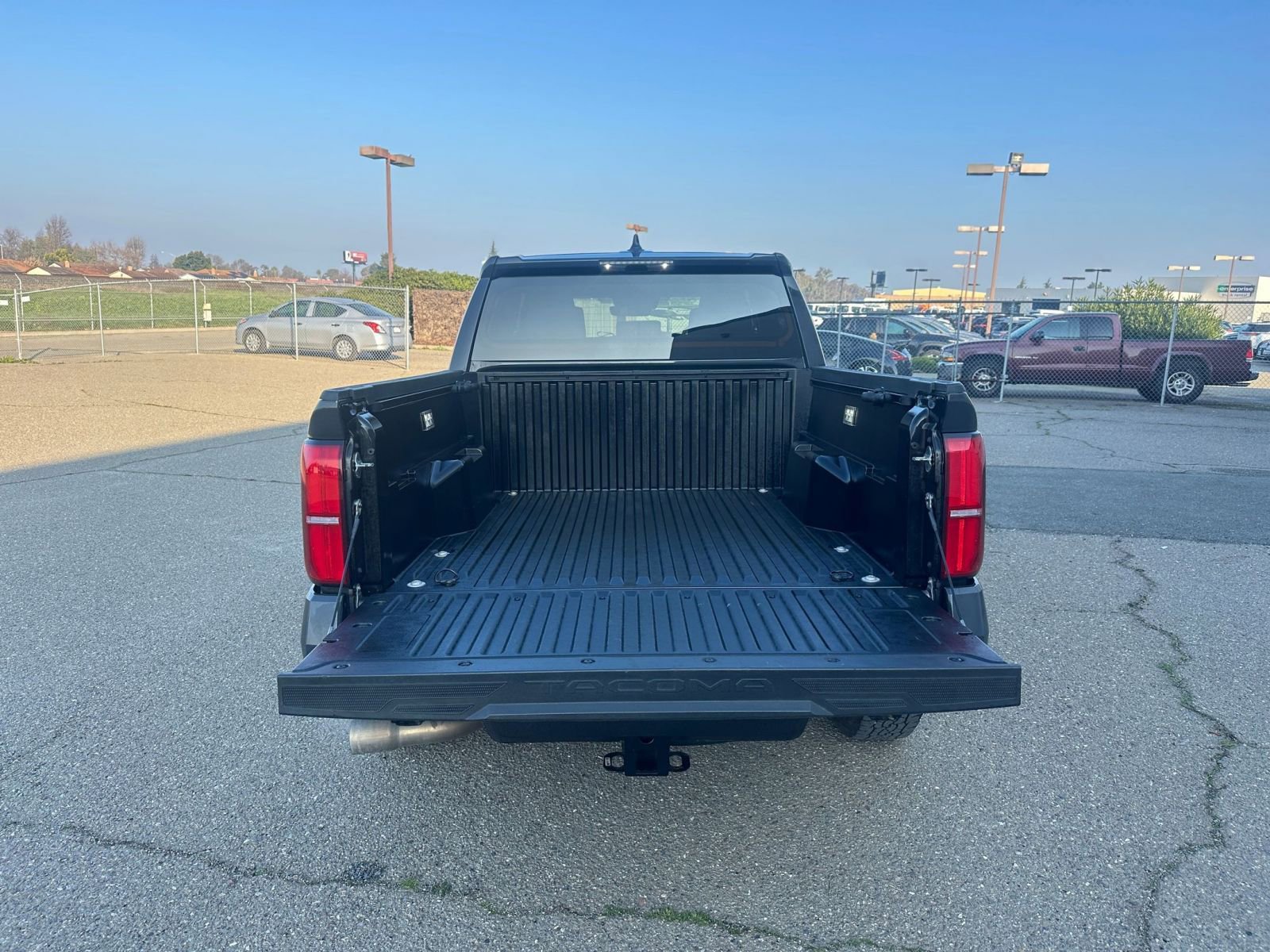 Used 2025 Toyota Tacoma TRD Off-Road image 31