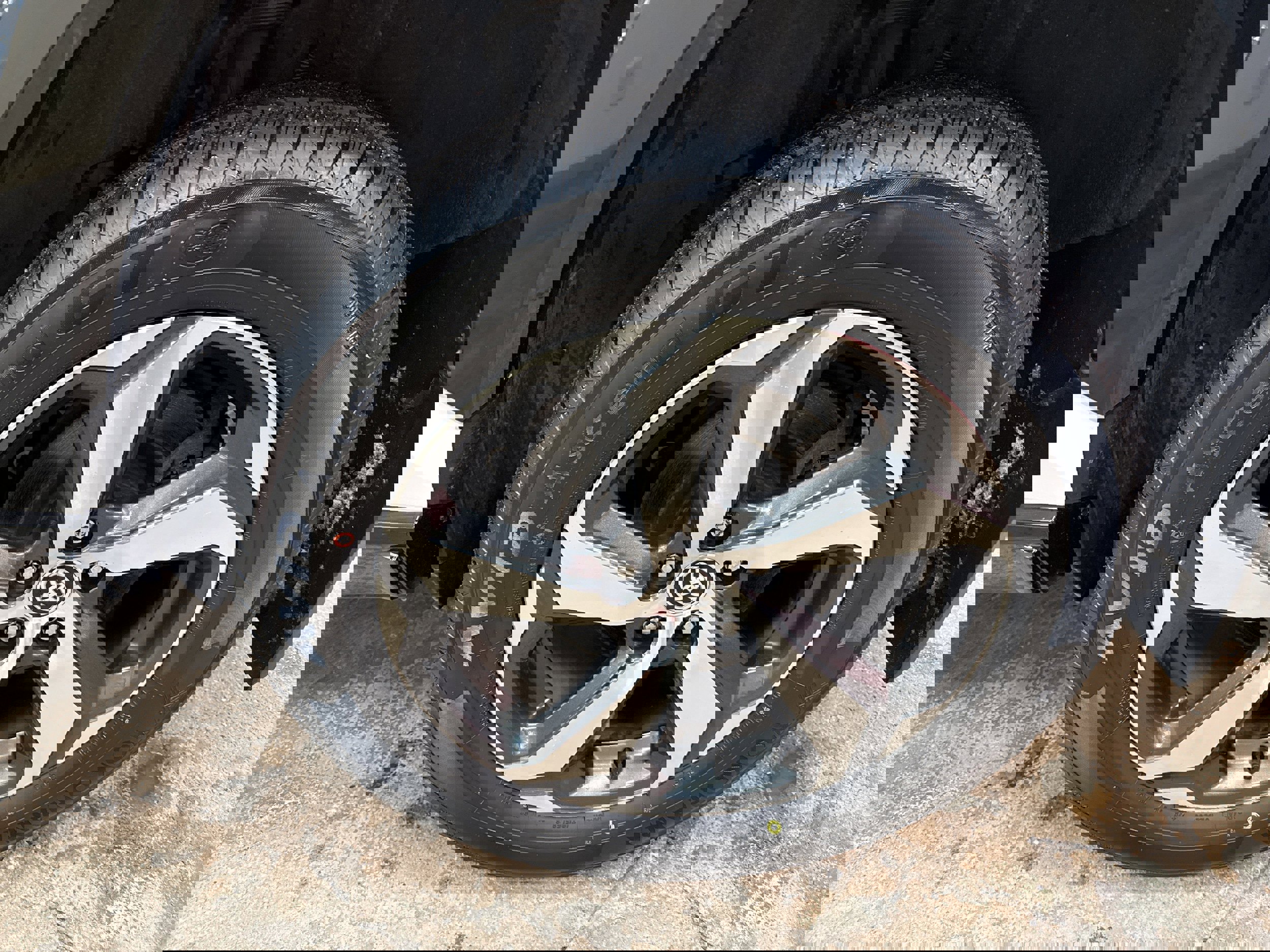 Used 2023 Toyota RAV4 SE w/ Weather & Moonroof Package image 7