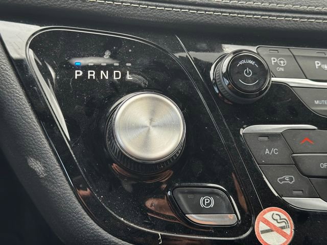 Used 2024 Chrysler Pacifica Limited FWD image 38
