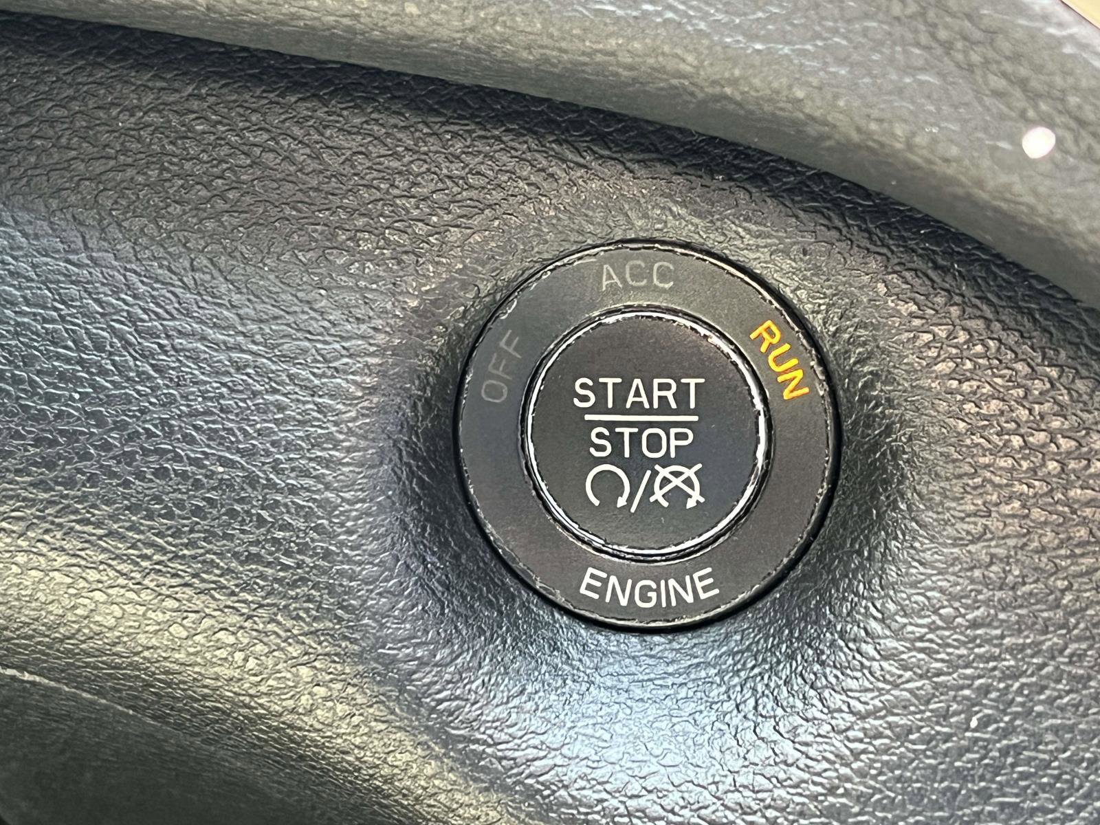 Used 2014 Jeep Cherokee Latitude w/ Comfort/Convenience Group image 27