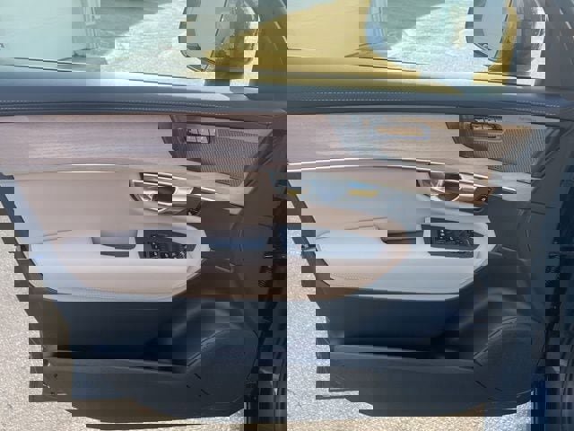 New 2026 Volvo XC90 B6 Plus w/ Protection Package Premier image 23