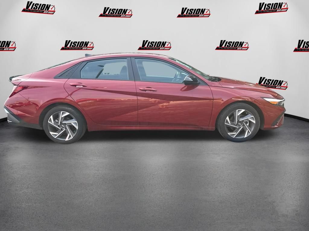 Used 2025 Hyundai Elantra Sport w/ Cargo Package FWD image 4