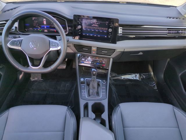 Used 2025 Volkswagen Jetta SE image 16