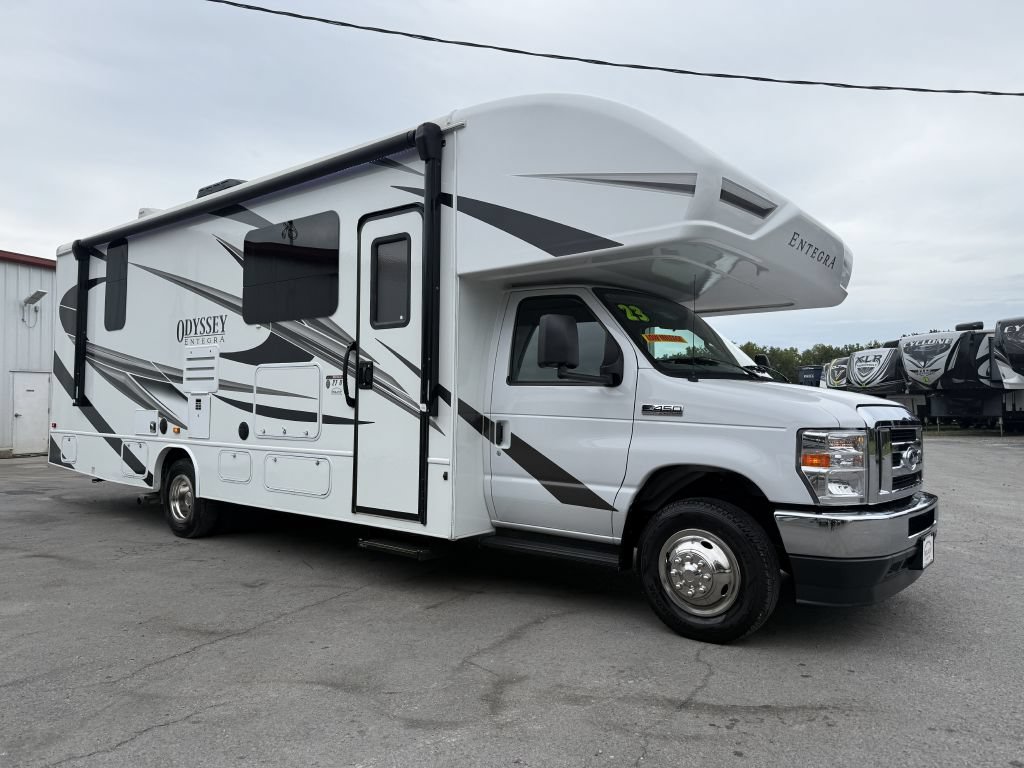 Used 2023 Ford E-450 and Econoline 450 Super Duty w/ Motorhome Prep Package RWD image 31