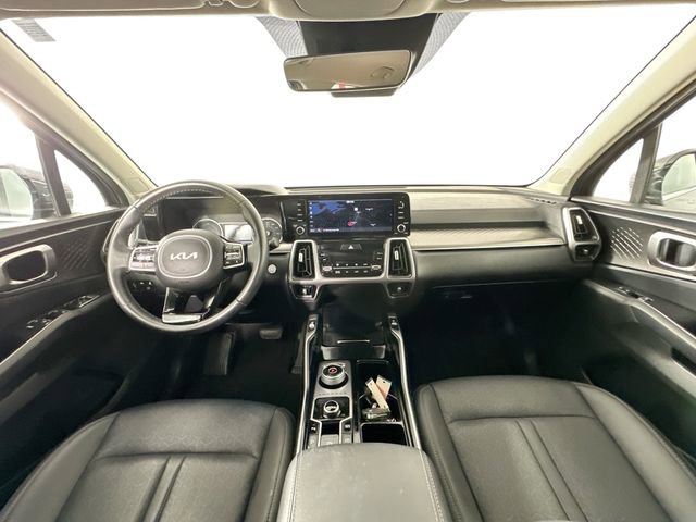 Used 2023 Kia Sorento EX AWD/4WD image 3