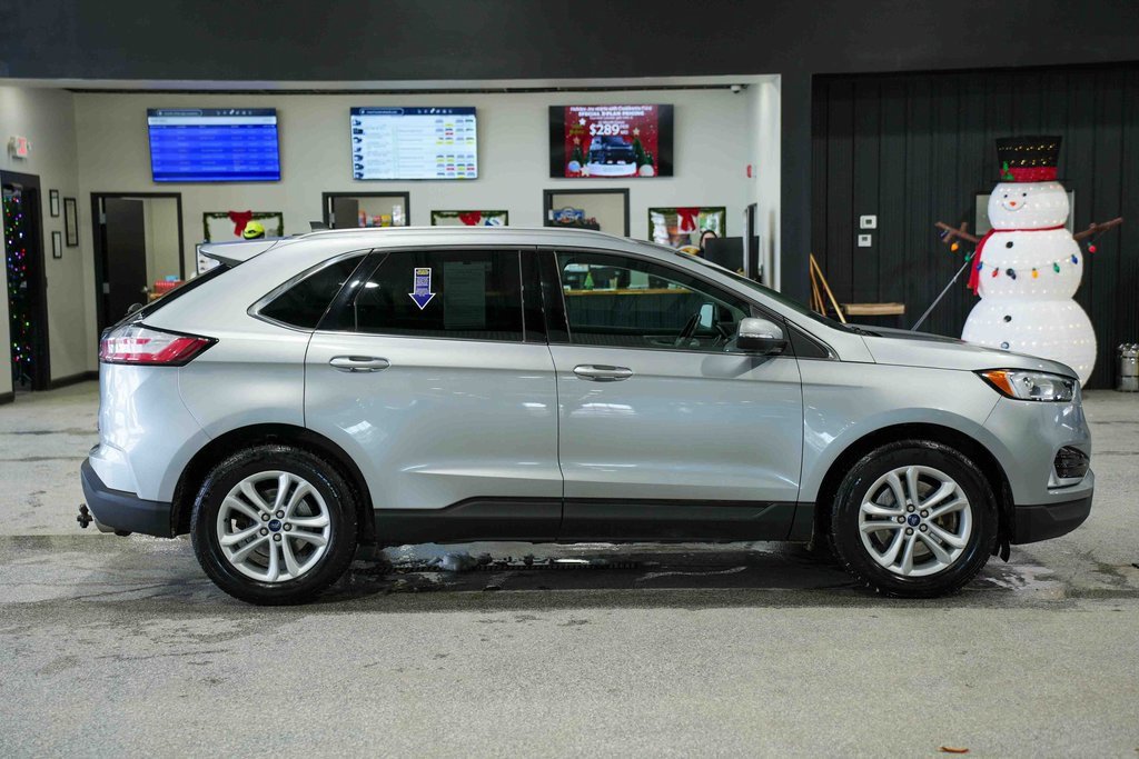 Used 2020 Ford Edge SEL w/ Cold Weather Package image 4