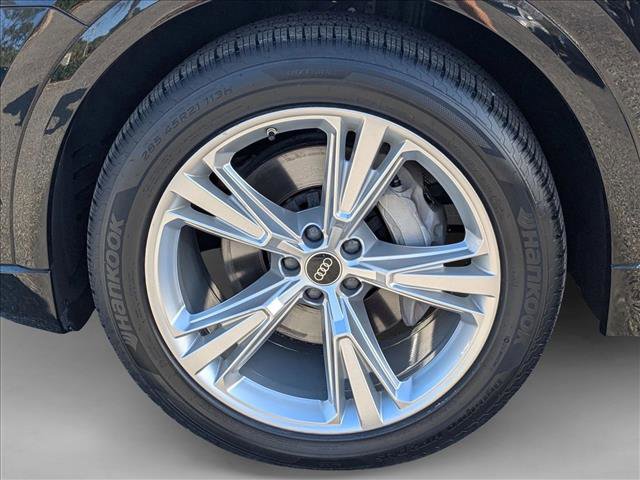 Certified 2023 Audi Q8 Prestige image 21