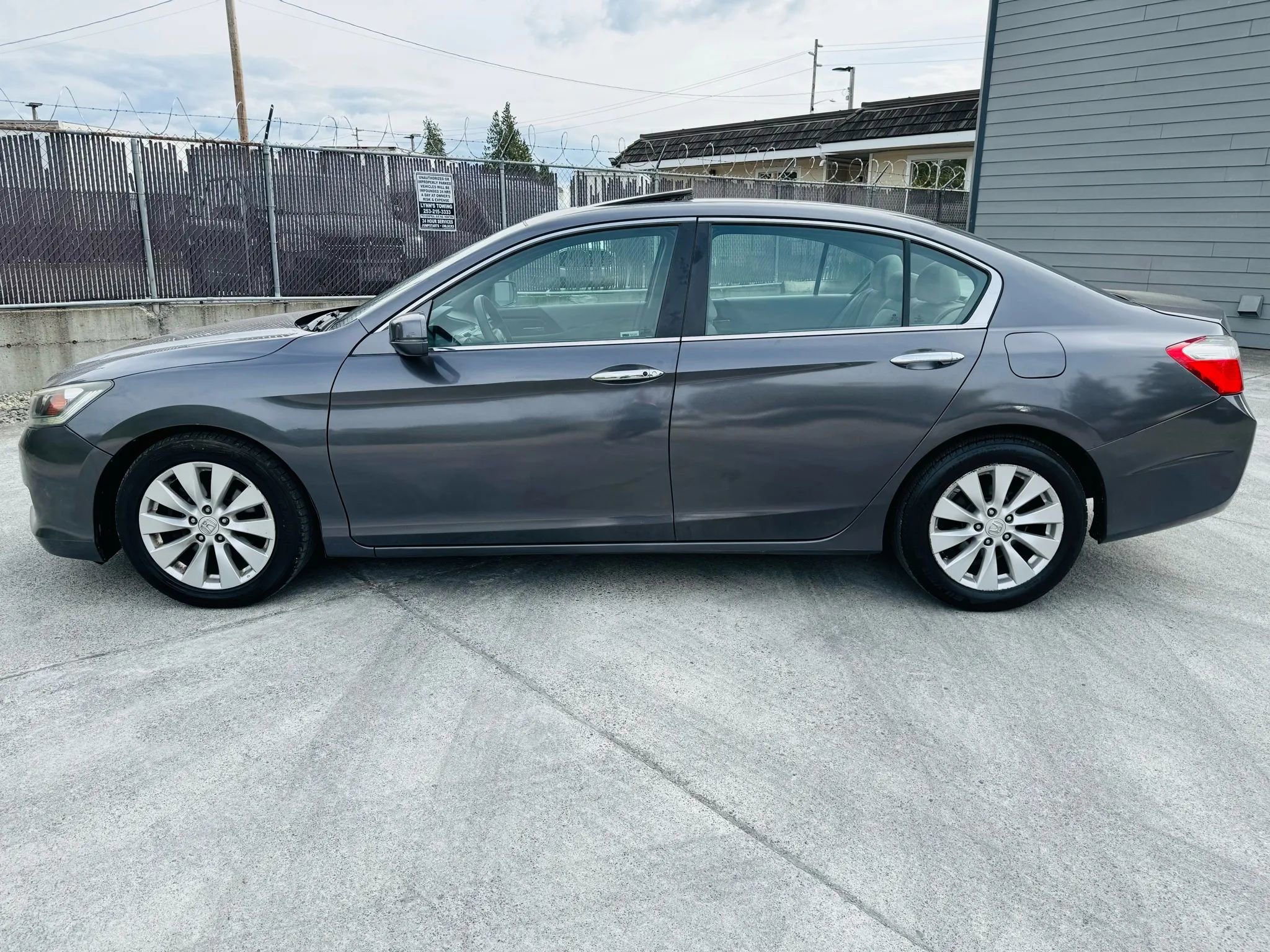 Used 2015 Honda Accord EX image 2