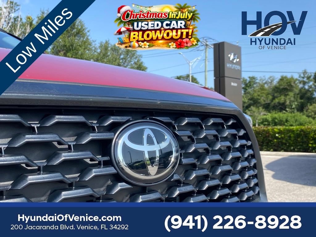 Used 2024 Toyota Corolla Cross LE w/ Moonroof Package FWD image 45