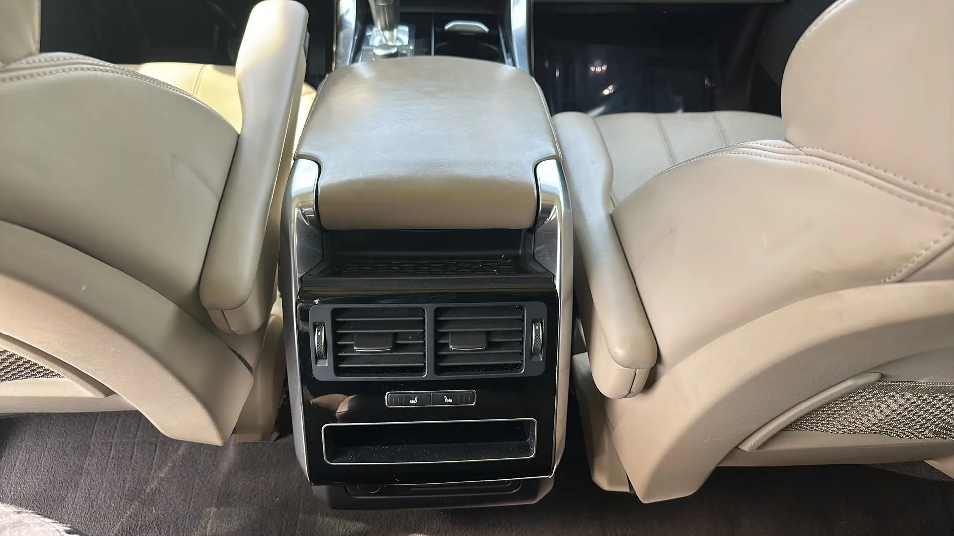 Used 2016 Land Rover Range Rover Sport HSE image 34