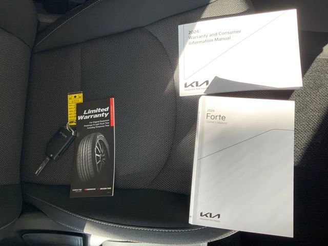Used 2024 Kia Forte LXS w/ LXS Technology Package image 17
