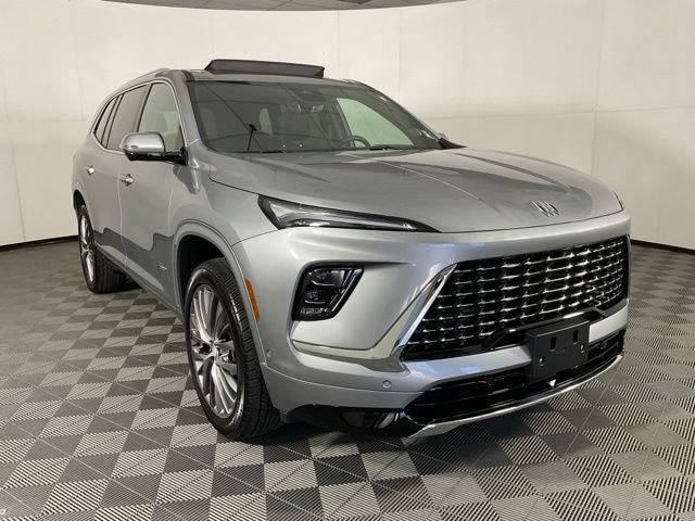Used 2025 Buick Enclave Avenir w/ Super Cruise Package AWD/4WD image 3