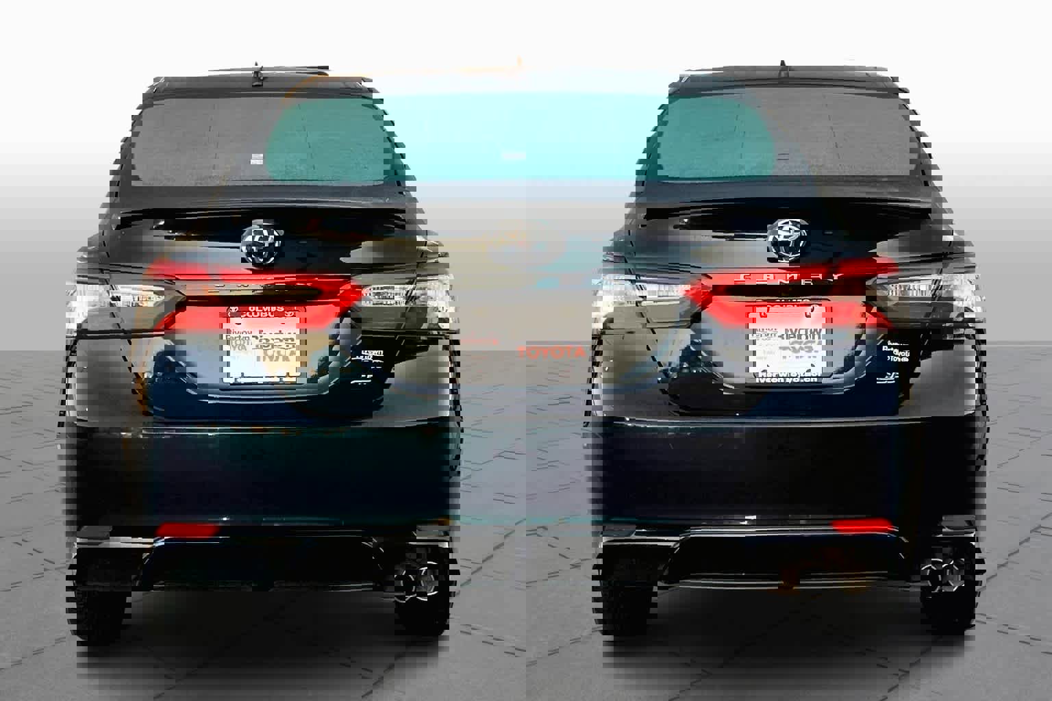 Used 2020 Toyota Camry SE image 5