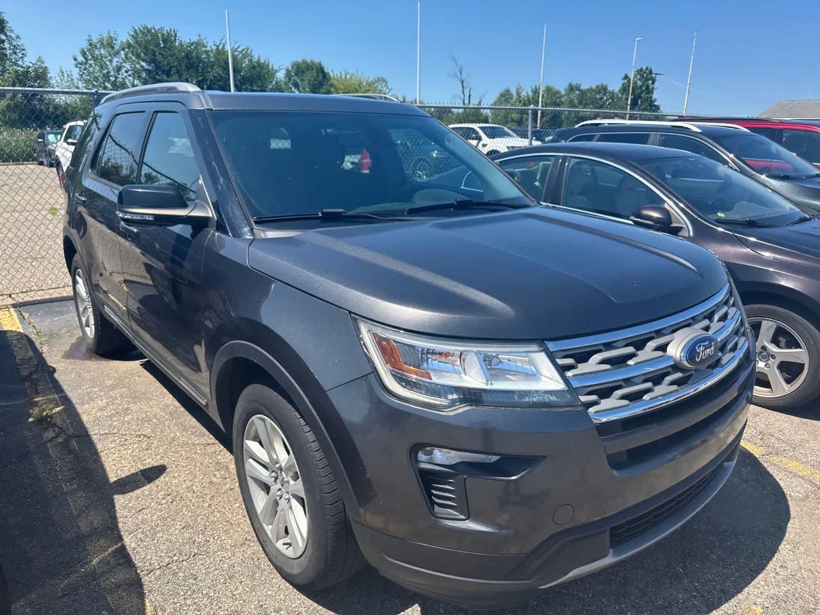 Used 2018 Ford Explorer XLT w/ Equipment Group 201A AWD/4WD image 9