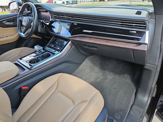 Used 2020 Audi Q8 Prestige w/ Prestige Package image 22