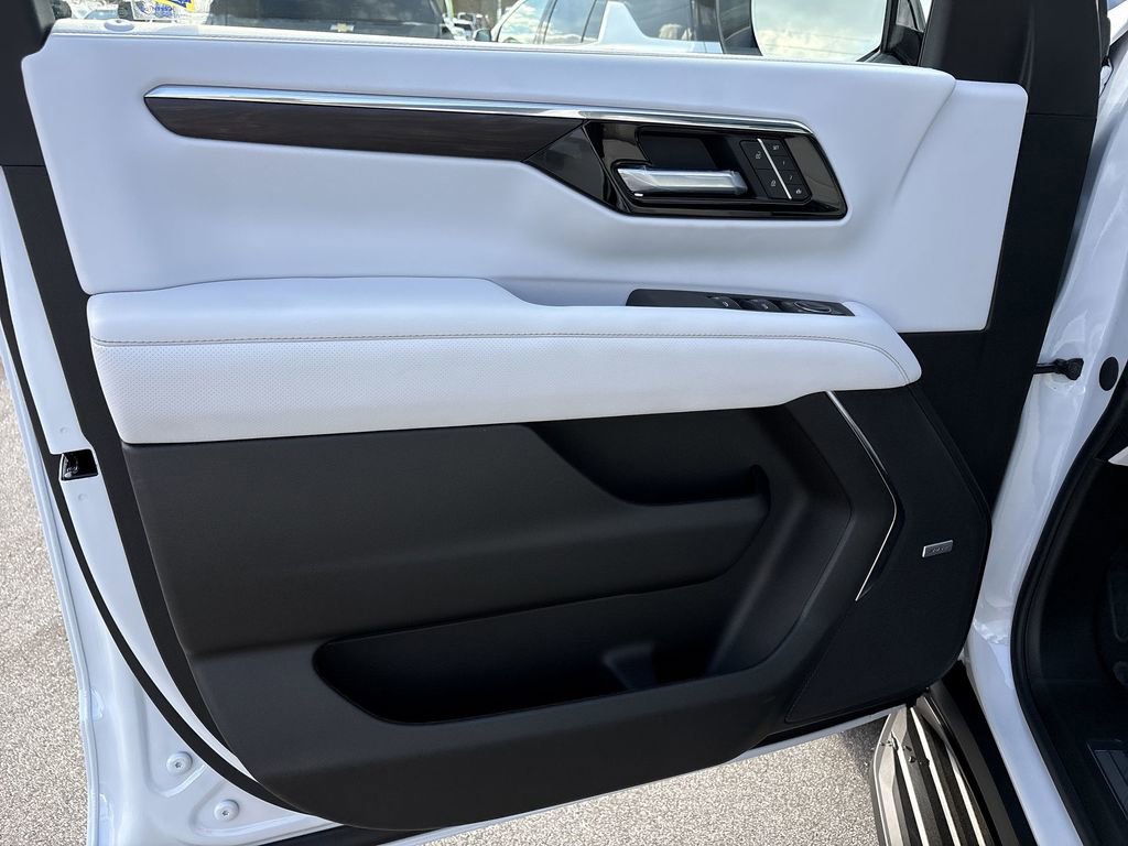 New 2026 Chevrolet Suburban Premier image 24