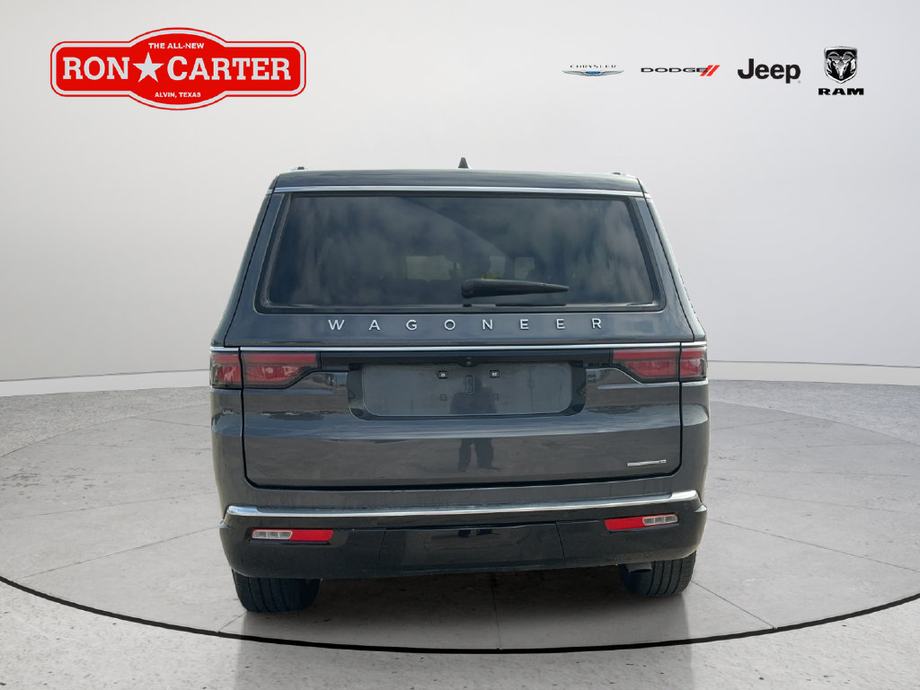 Used 2024 Jeep Wagoneer Series II w/ Flexible Seating Group RWD image 5