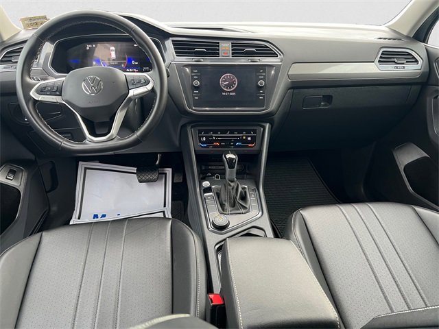 Used 2024 Volkswagen Tiguan SE image 10