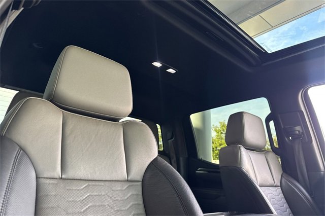 Used 2022 Chevrolet Silverado 1500 ZR2 w/ Technology Package image 16