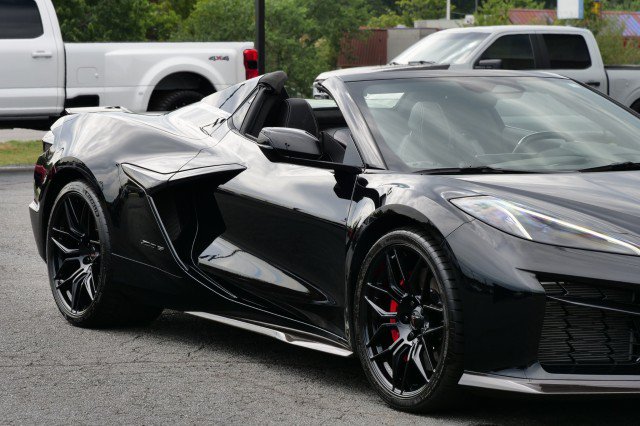 Used 2024 Chevrolet Corvette Z06 w/ Stealth Interior Trim Package RWD image 23