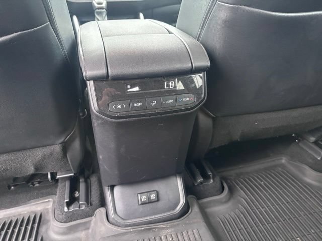 Used 2021 Toyota Highlander XLE AWD/4WD image 42