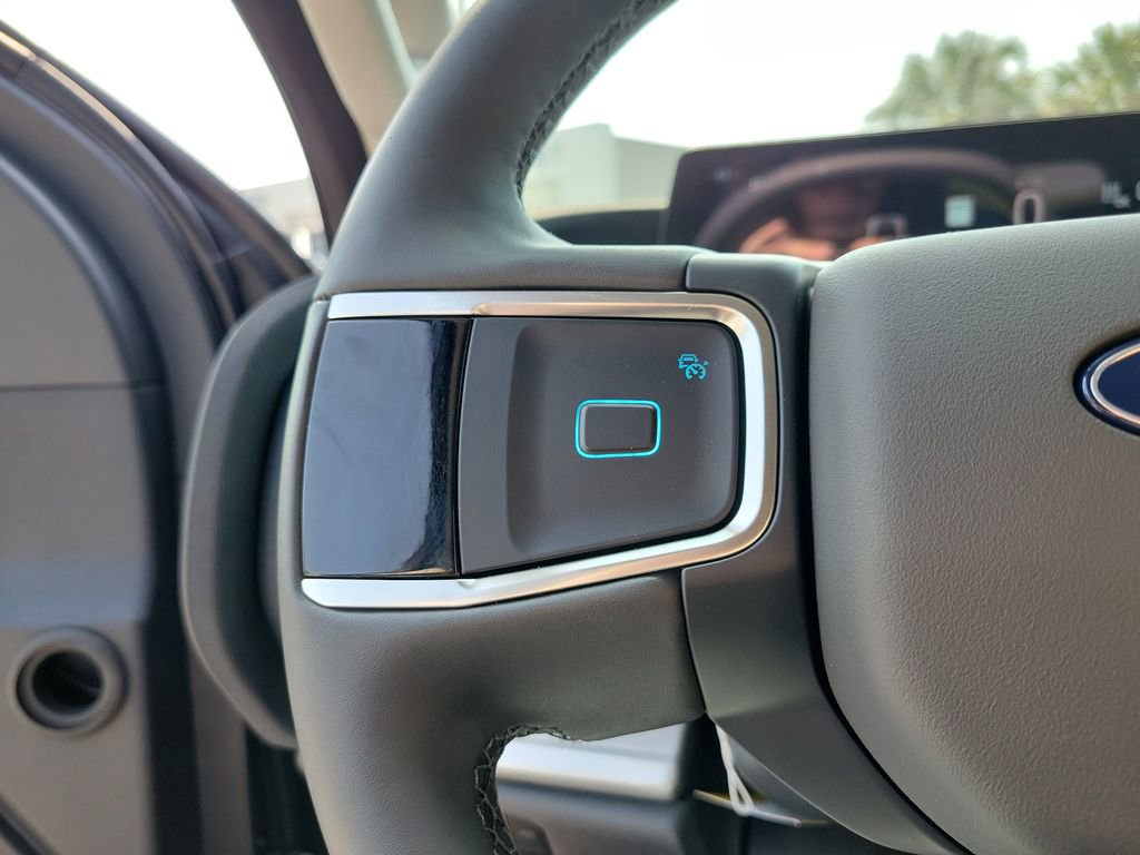 New 2026 Ford Expedition Active image 19