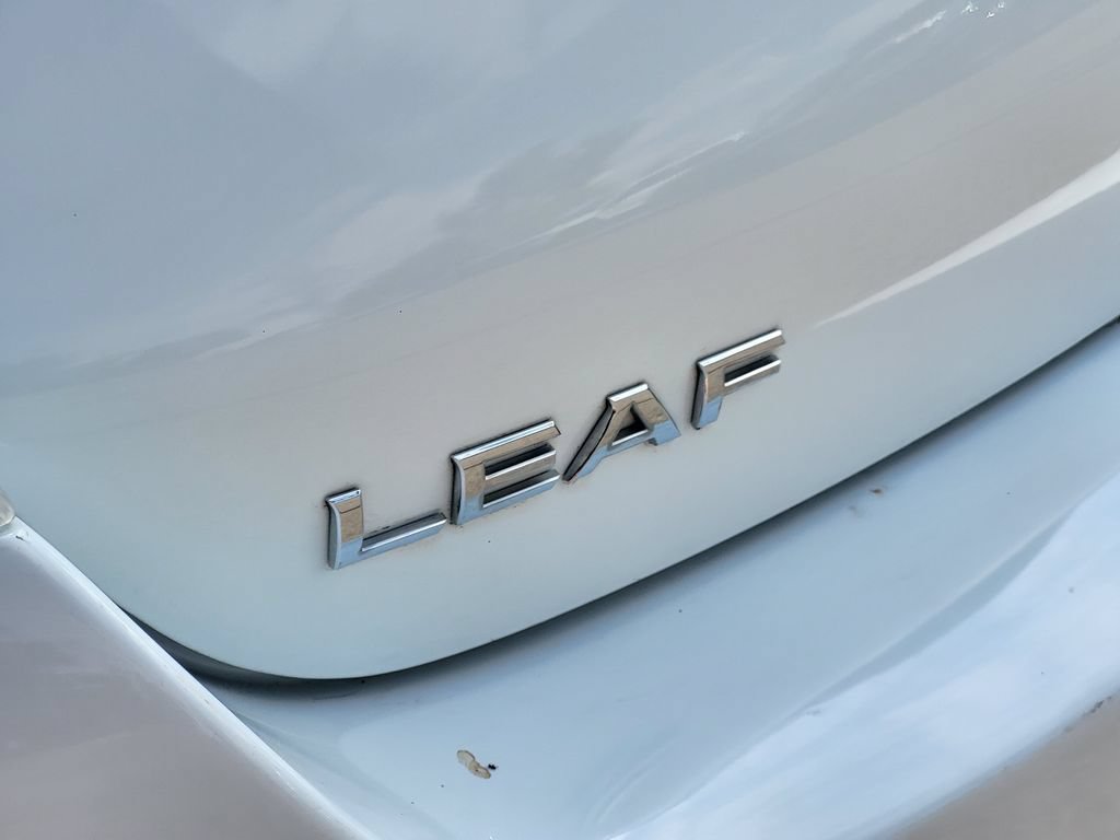 Used 2013 Nissan Leaf S FWD image 12