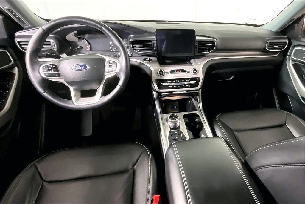 Used 2023 Ford Explorer XLT w/ Equipment Group 202A image 15