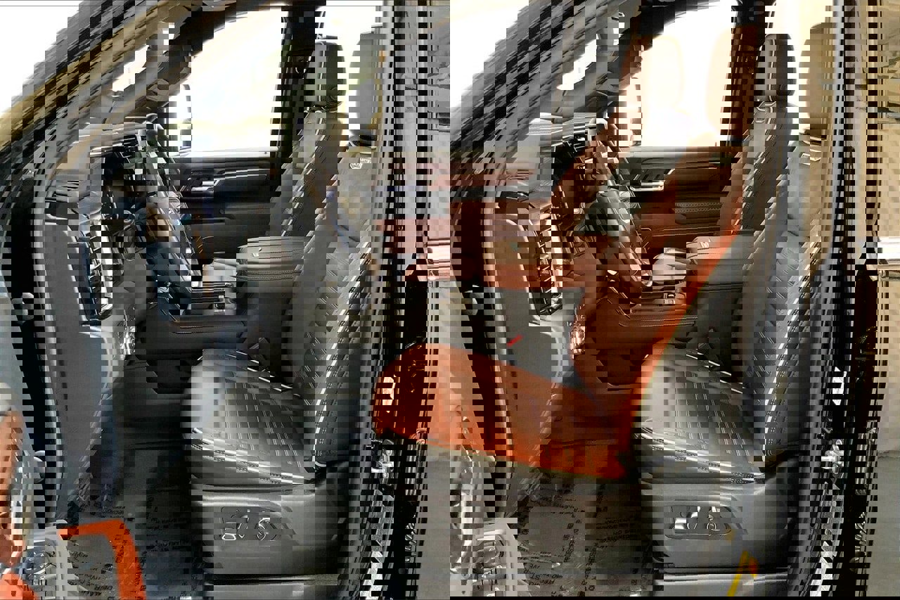 Used 2024 GMC Sierra 3500 Denali Ultimate image 18