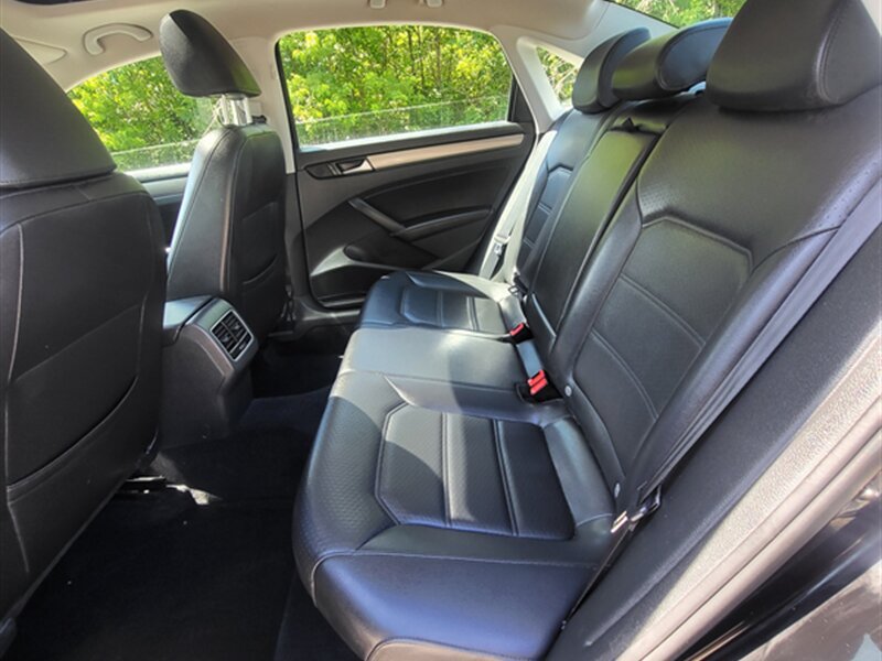Used 2014 Volkswagen Passat 1.8T SE FWD image 19