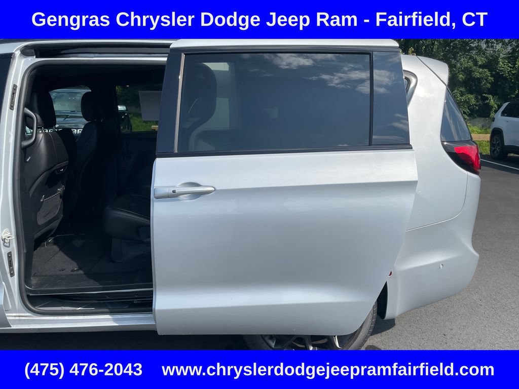 Certified 2024 Chrysler Pacifica Touring-L w/ S Appearance Package AWD/4WD image 44