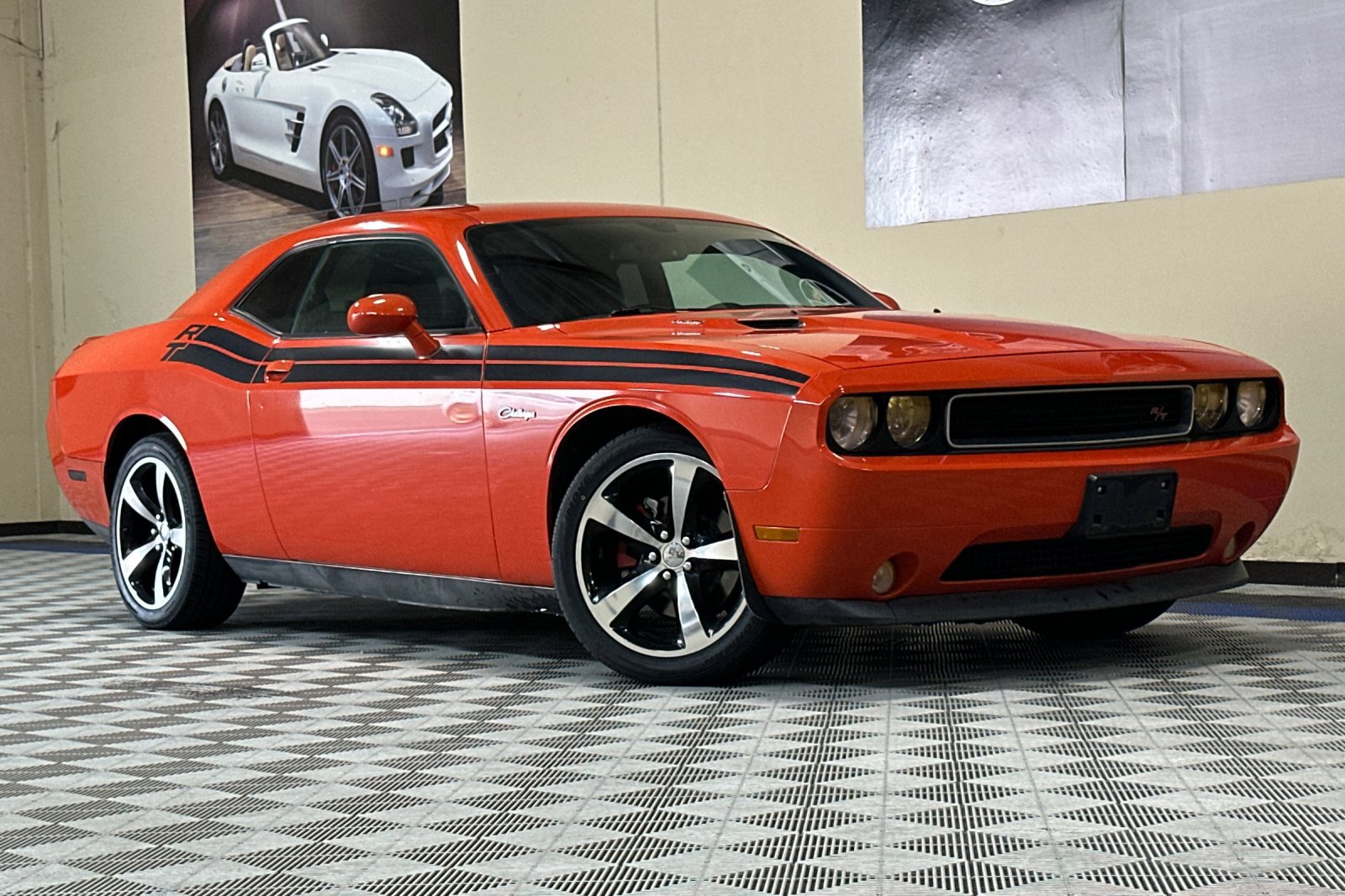 Used 2013 Dodge Challenger R/T image 2