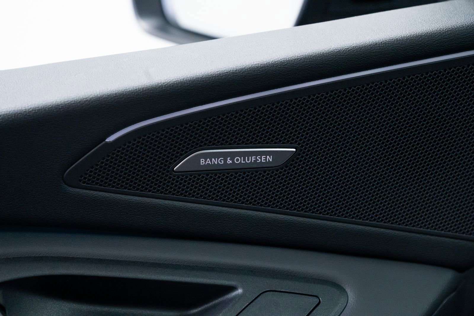 Used 2025 Audi Q6 e-tron Premium Plus w/ Premium Plus image 15