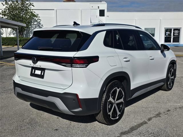 New 2026 Volkswagen Tiguan SE FWD image 3