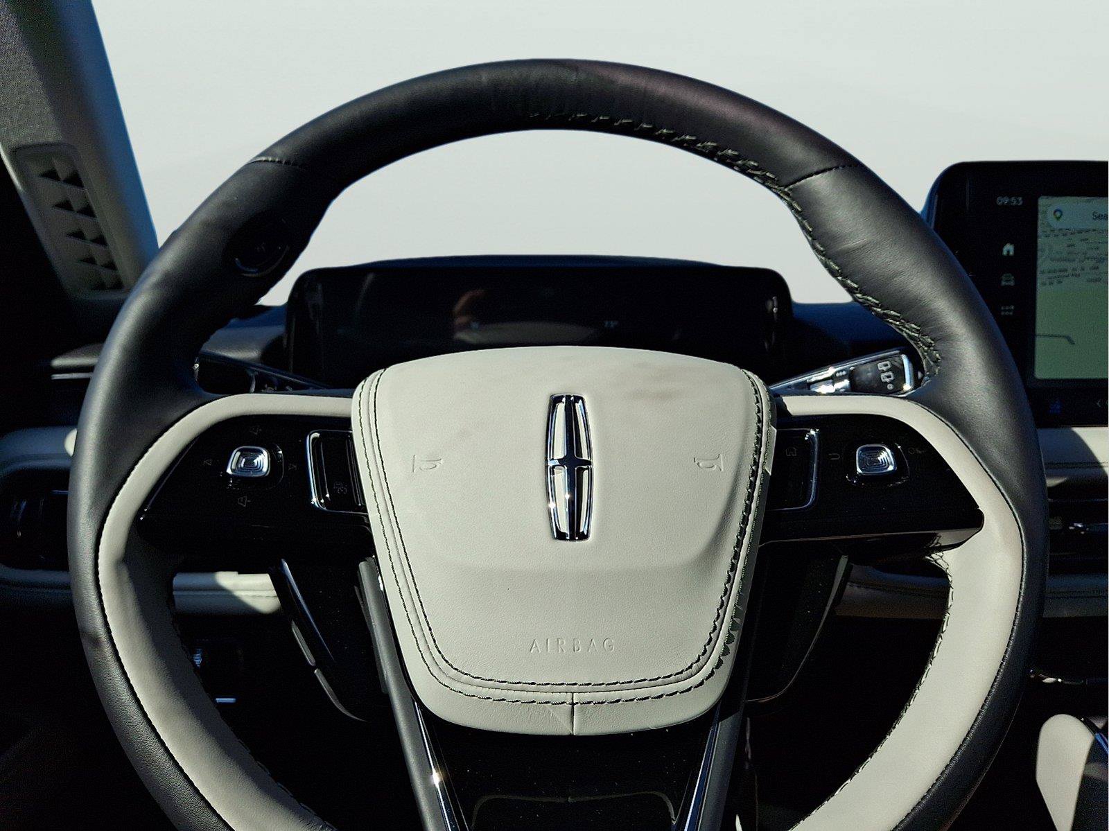 New 2027 Lincoln Aviator AWD image 12