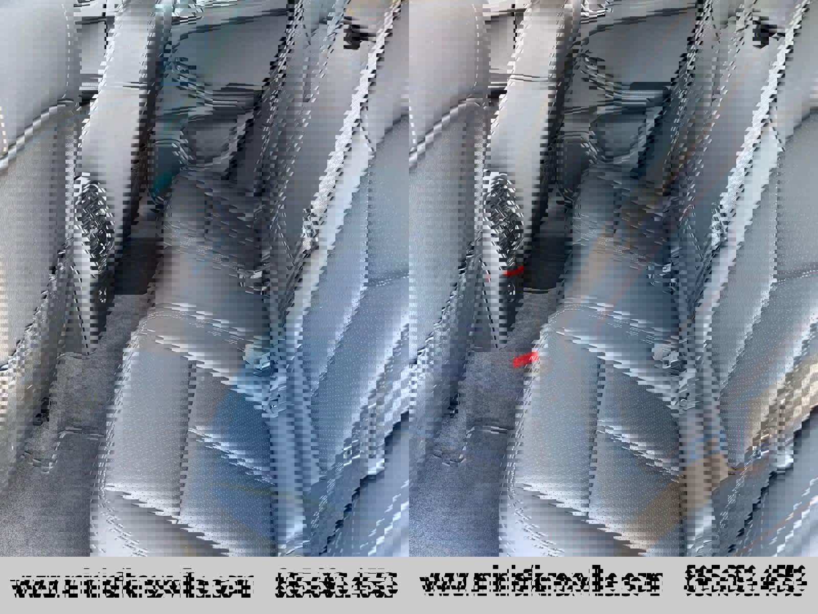 Used 2024 Porsche Macan image 28