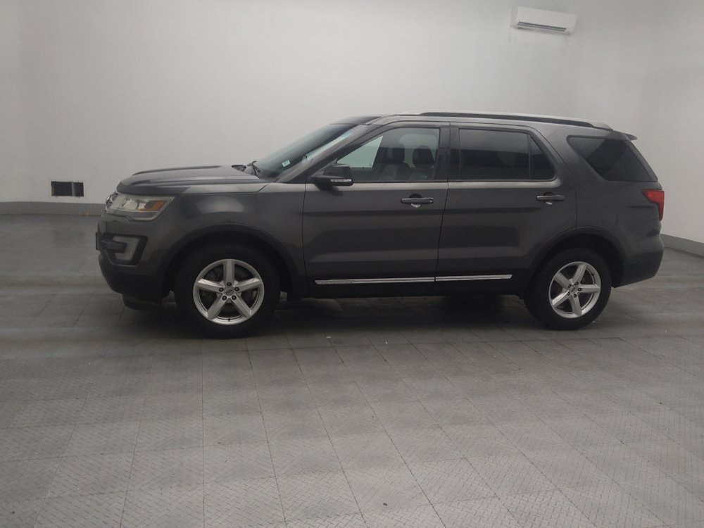 Used 2016 Ford Explorer XLT w/ Equipment Group 202A AWD/4WD image 2