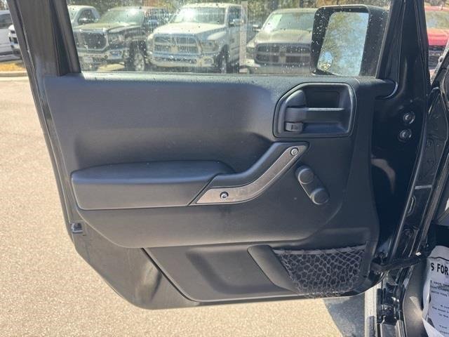 Used 2013 Jeep Wrangler Unlimited Sport image 15