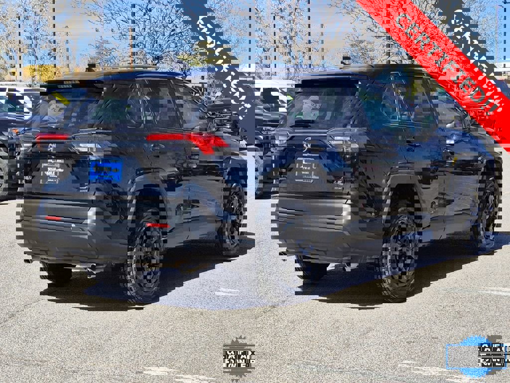 Used 2024 Toyota RAV4 LE image 4