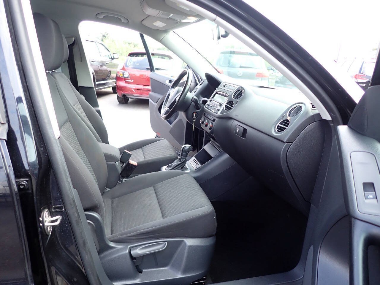 Used 2014 Volkswagen Tiguan S AWD/4WD image 12
