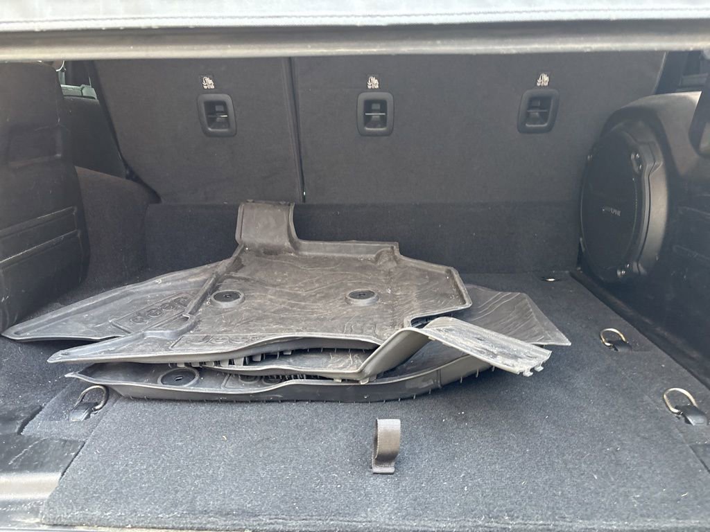 Used 2023 Jeep Wrangler Unlimited image 14