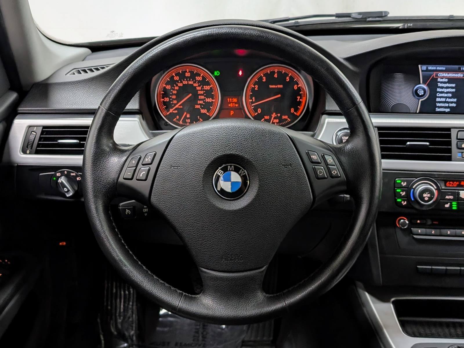 Used 2011 BMW 335i xDrive Sedan AWD/4WD image 30